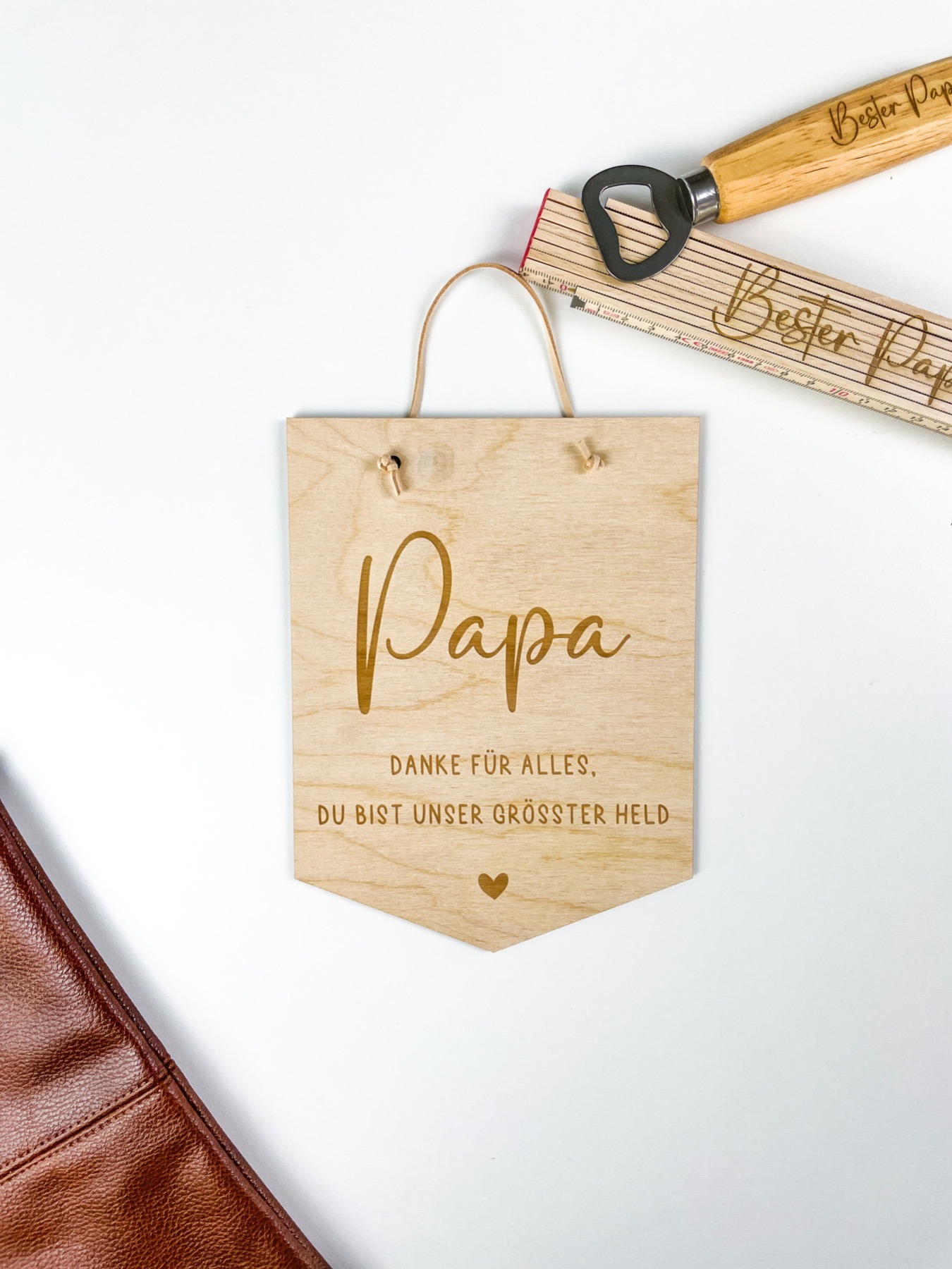 Holzschild für Papa oder Opa personalisiert als Geschenk für den Vatertag oder zum Geburtstag,