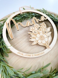 Personalisiertes Holzschild für Mama oder Oma als Geschenk für den Muttertag oder zum Geburtstag,