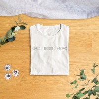 T Shirt | BioBaumwolle | Dad. Boss. Hero, Papa, Spruch, Vatertag, Ehemann