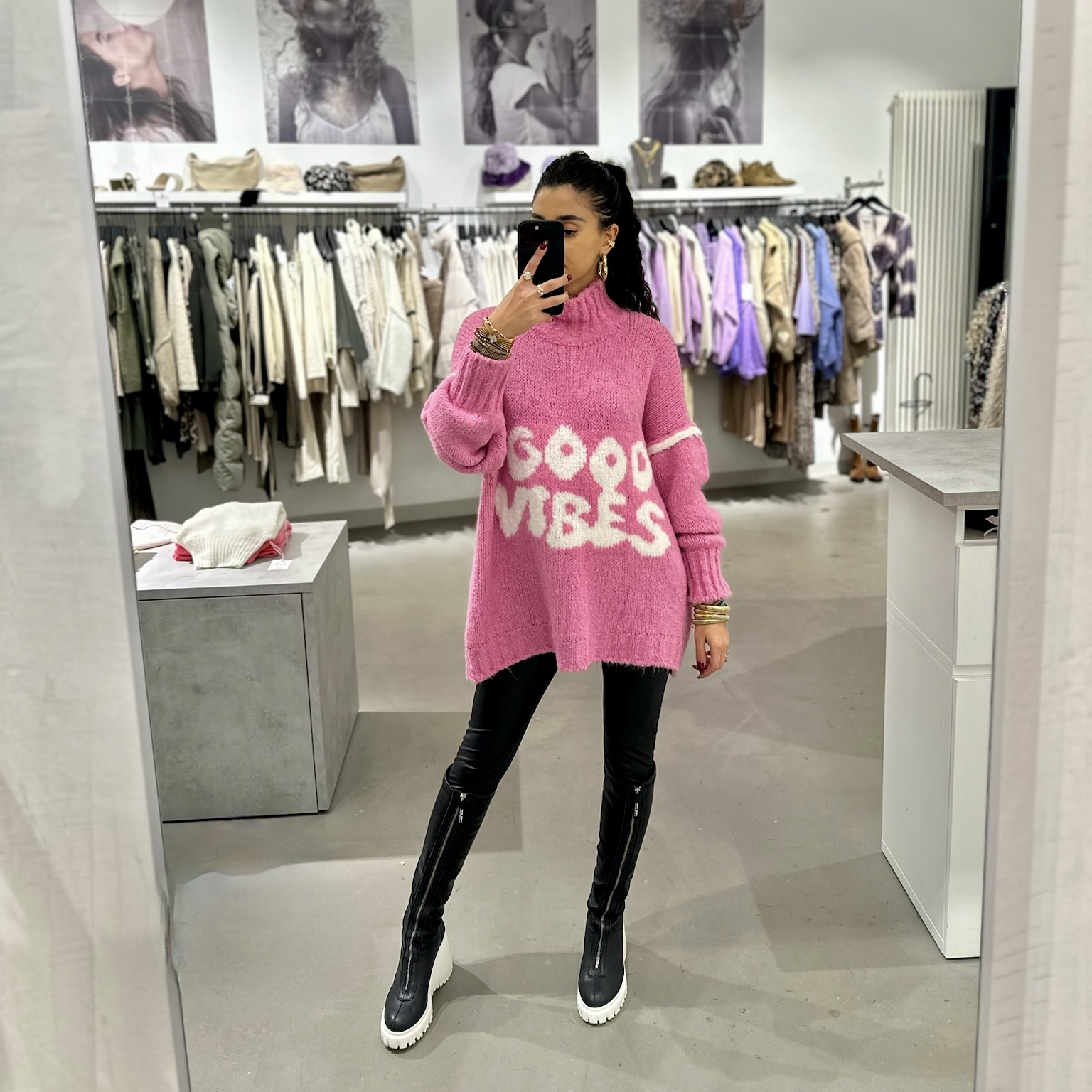 Ava Oversize Pullover good vipes