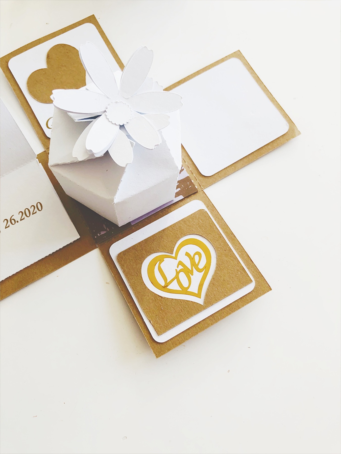 Explosionsbox zur Hochzeit ideal als Verpackung für ein Geldgeschenk fürs Brautpaar 9