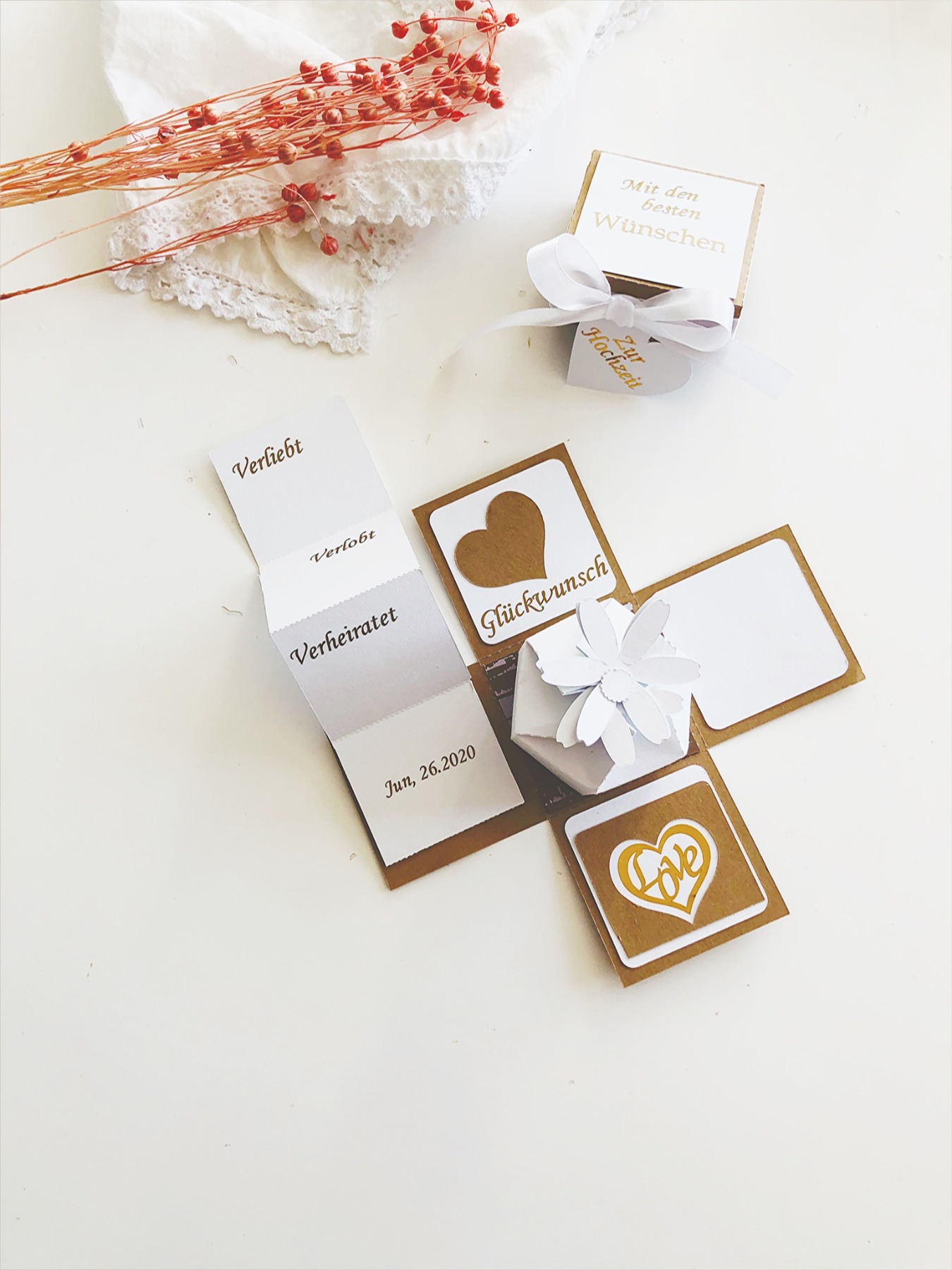 Explosionsbox zur Hochzeit ideal als Verpackung für ein Geldgeschenk fürs Brautpaar 10