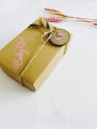 Geschenkbox zur Geburt Baby Mädchen, ideal als Verpackung für Geldgeschenk zur Geburt 4