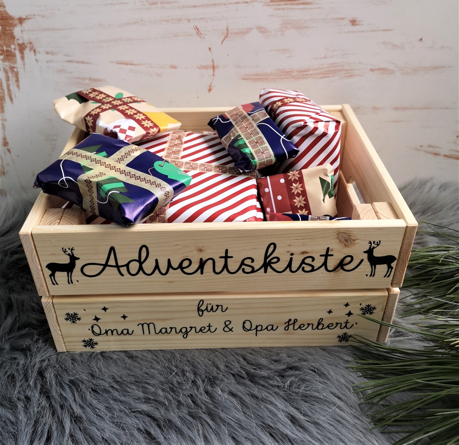 Adventskiste für den Adventskalender mit Hirschen, Schneeflocken und Sternen 3