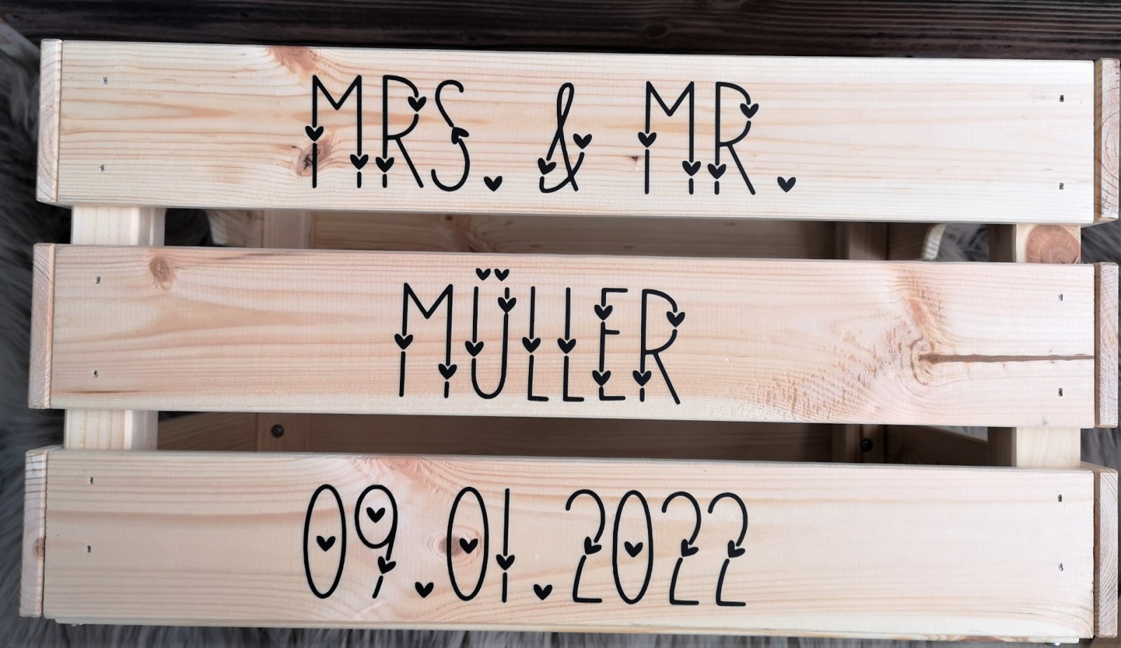 Weinkiste aus Holz zur Hochzeit Erinnerungskiste mit Namen, Mr. und Mrs. und Hochzeitsdatum 2