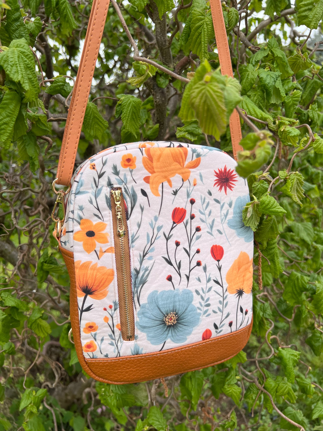 Tasche Pebble / Blumen/ Rucksack / Slingbag / Bodybag / Crossbag