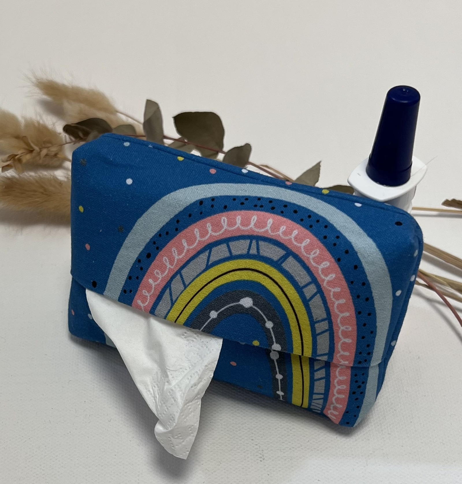 Regenbogen - Taschentuchfresser / Taschentuchbehälter für unterwegs / Tatüta 7