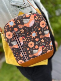 Tasche Pebble / Vögel und Blumen / Unikat / Rucksack / Slingbag / Bodybag / Crossbag 8