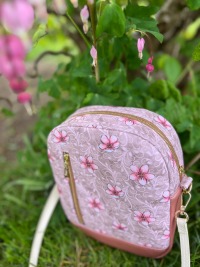 Tasche Pebble / Kirschblüte / Unikat / Rucksack / Slingbag / Bodybag / Crossbag 4