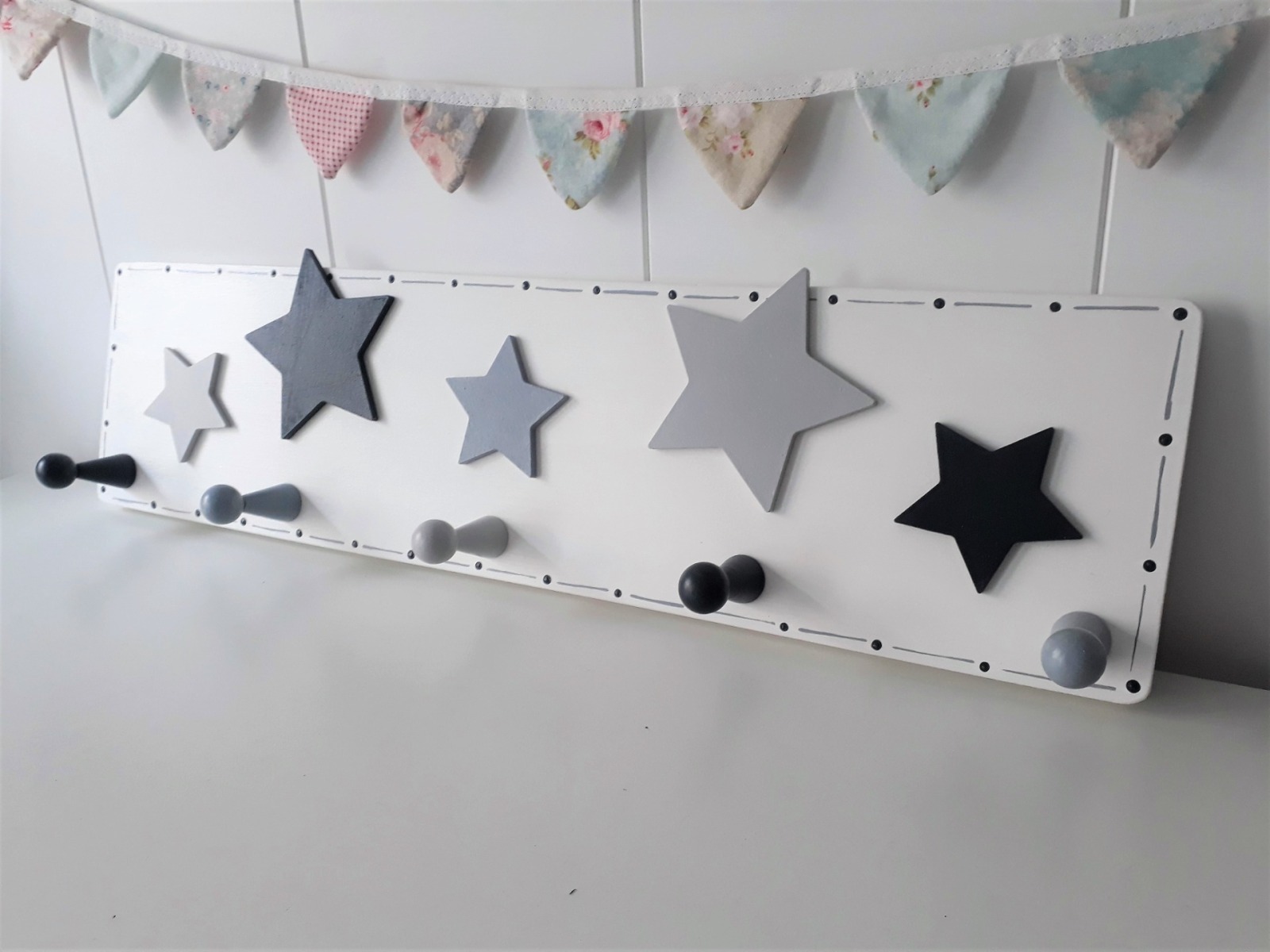 Kindergarderobe Sterne für das Kinderzimmer mit 5 Haken Taufgeschenk Garderobe 2