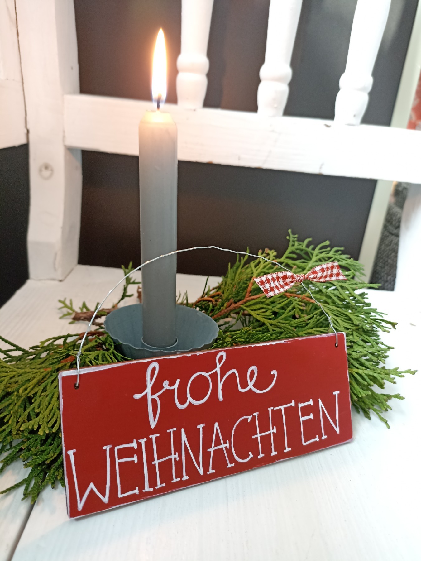 Schild aus Holz rot Frohe Weihnachten Wichtelgeschenk