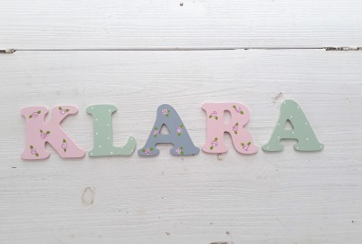 10 cm Holzbuchstaben Kinderzimmer personalisiert in grau mint und zartrose - Preis pro Stück