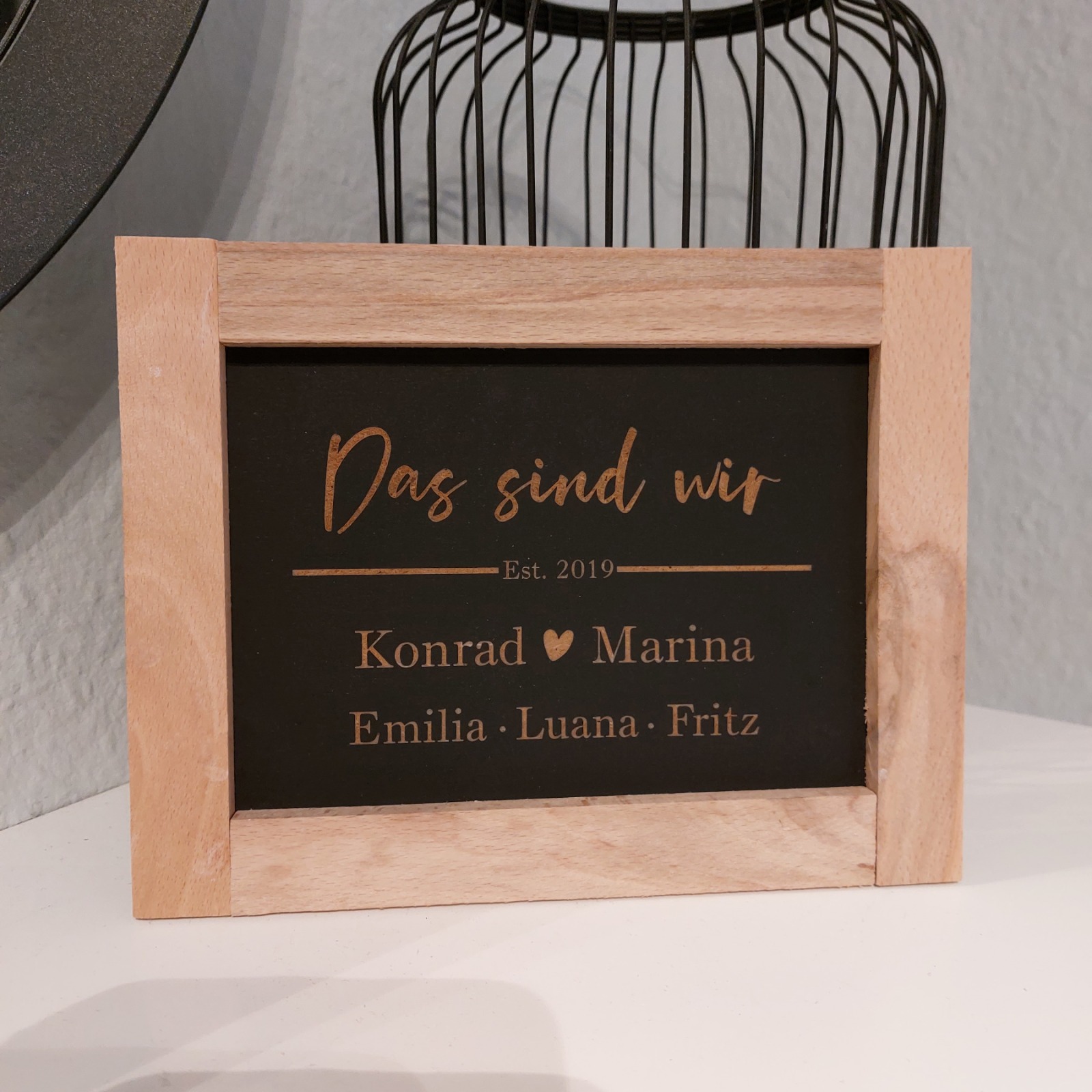 Das sind wir Schild mit Namen und Herz als Geschenk Hochzeit Hausbau Einzug personalisiert