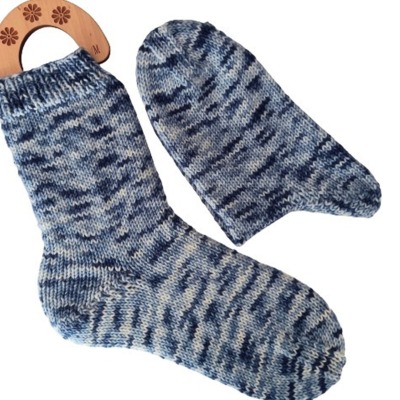 Socken in 40/41 handgestrickt aus handgefärbter dicker Sockenwolle - Längere Postlaufzeit ca 7-10