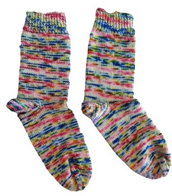 Handgestrickte Socken aus handgefärbter Sockenwolle - Frühling