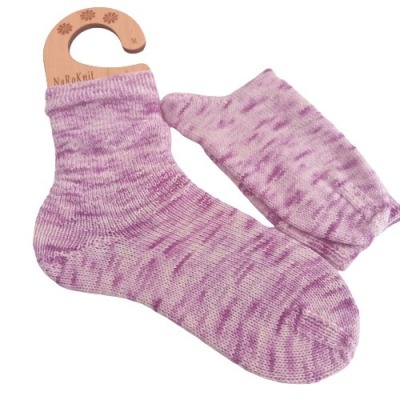 handgestrickt aus handgefärbter kuschelweicher Sockenwolle - lila