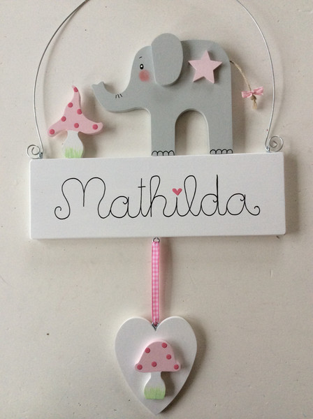Namensschild für Mädchen mit süßem Elefant 3