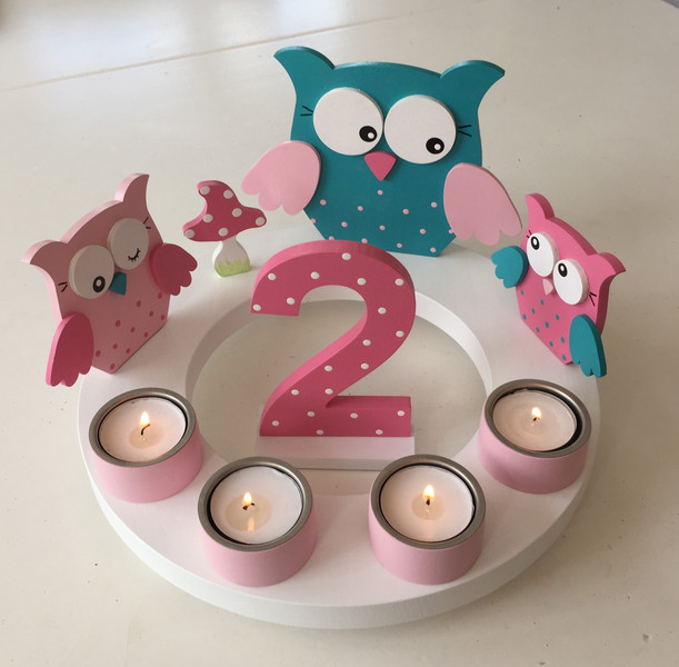 Geburtstags-Kerzenkranz mit Eulenfamilie und Geburtstagszahl 2