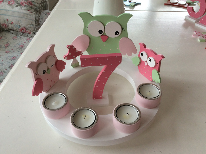 Geburtstags-Kerzenkranz mit Eulenfamilie und Geburtstagszahl 2