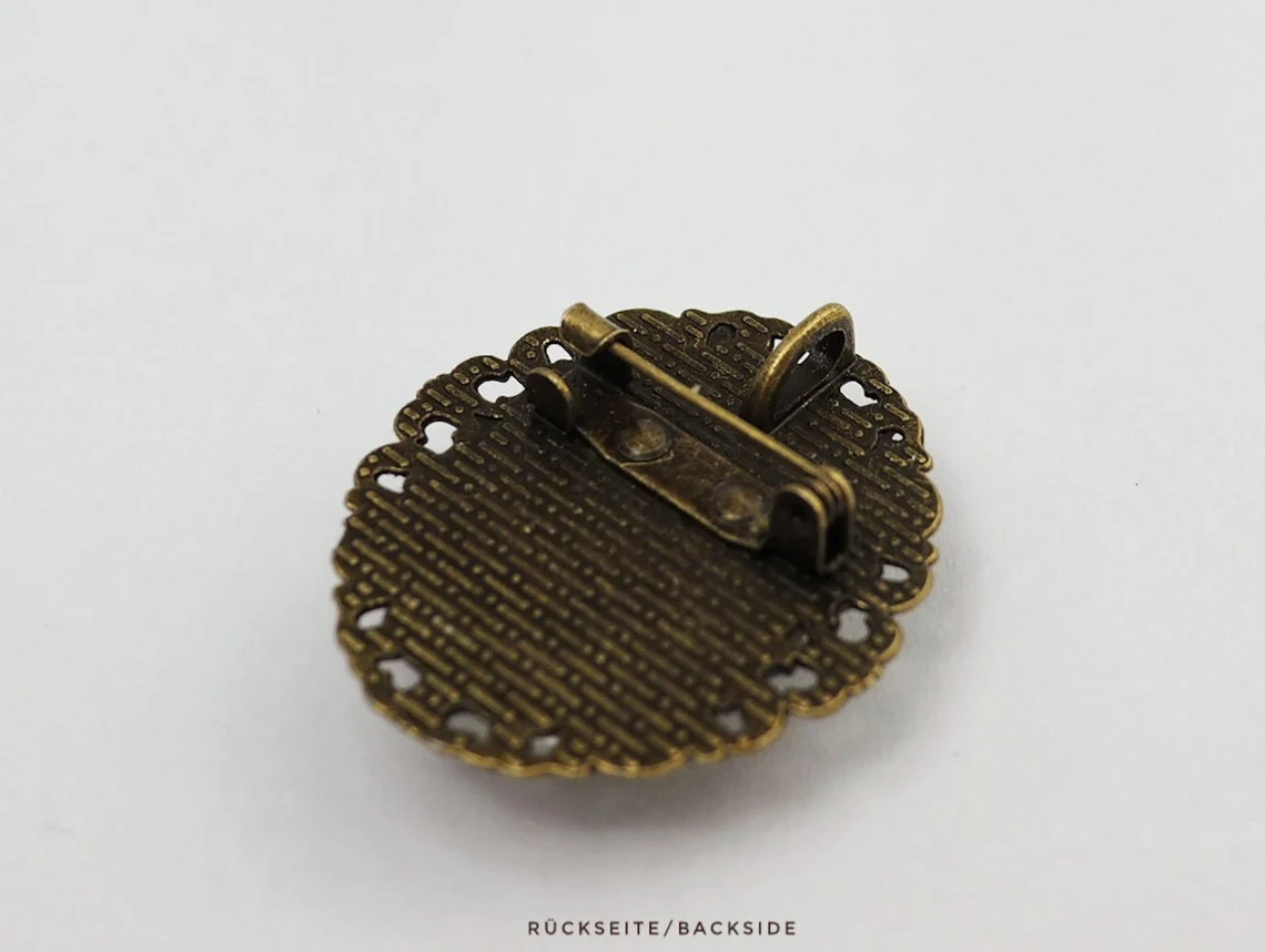 handgemalt royale Tierportrait-Miniatur in ovaler Brosche aus Bronze König Königin Hund Katze