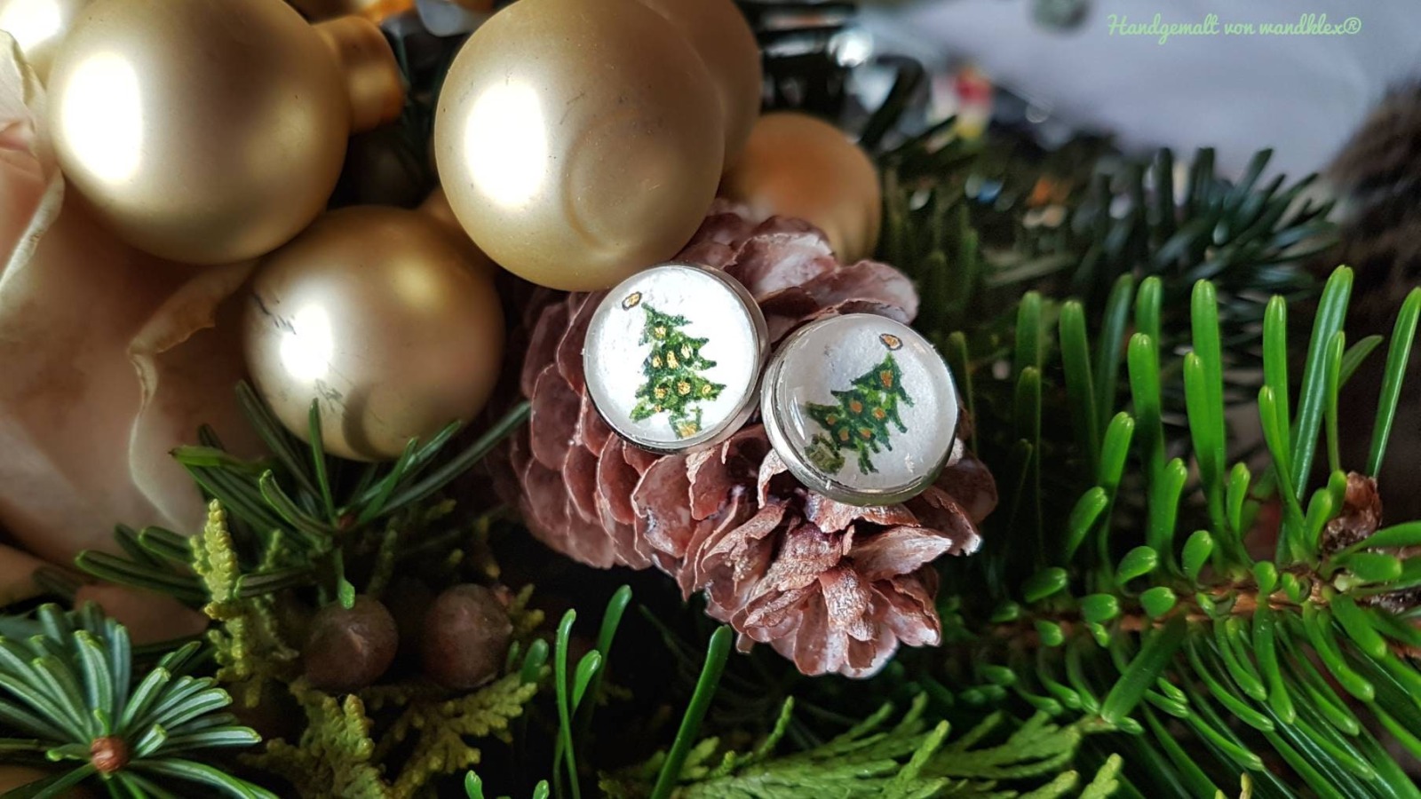 handgemalt Weihnachtsbaum-Miniaquarell Ohrstecker minimalistisch Ohrring Tanne weihnachtlicher Schmuck Christbaum 2