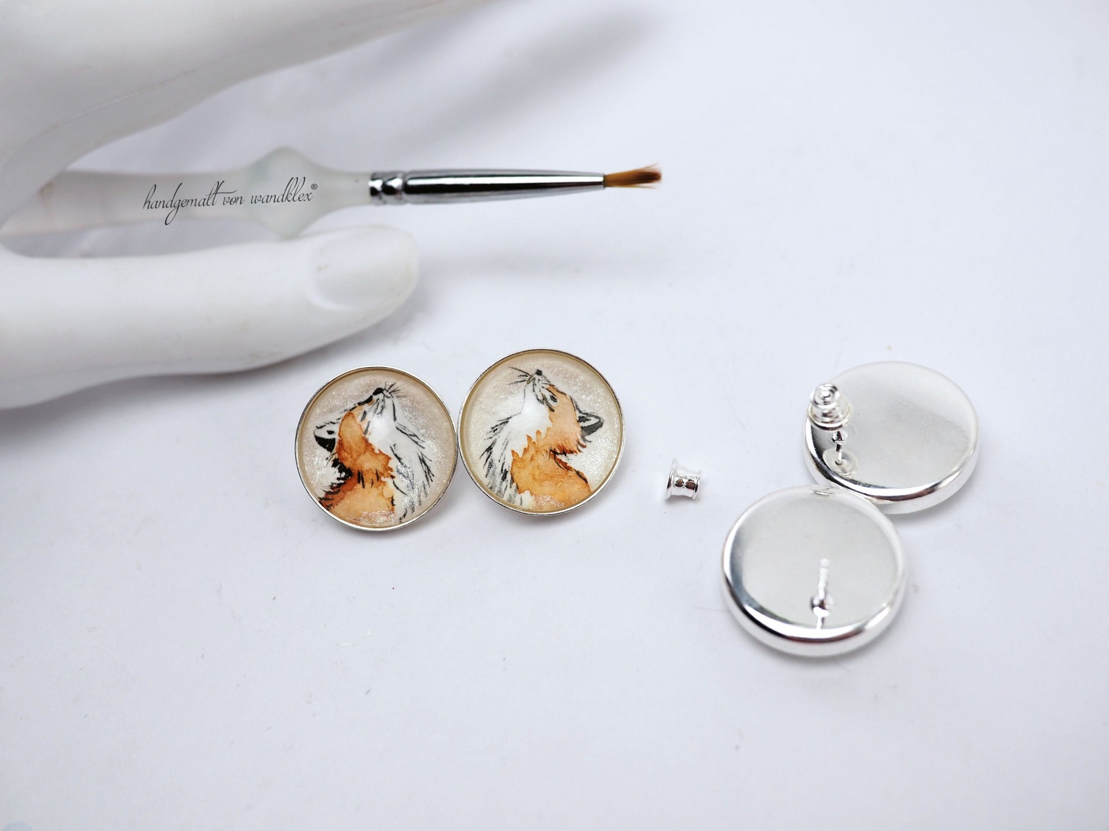 Der Kopf-hoch-Fuchs fürs Ohr handgemalte Miniatur Fuchs inEcht 925 Sterling Silber Originalmalerei Ohrringe mit Fuchs große oder kleine Silberohrstecker Echtsilber 12