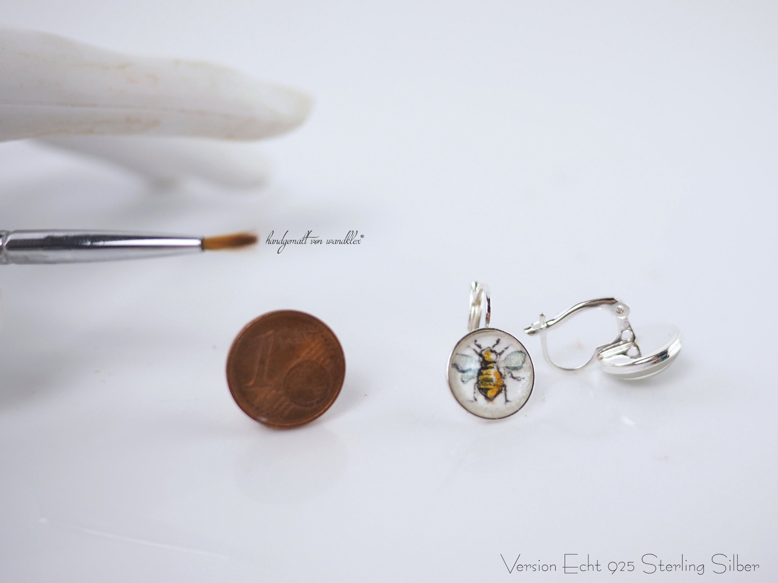 Bienchen und Blümchen Ohrring, Ohrhänger oder Ohrstecker handgemalt, Original Aquarell,