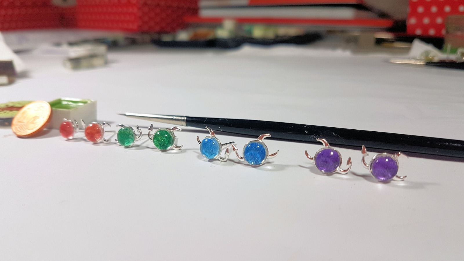Teufels Galaxien handgemalt mehrere Farben Echtsilber-Ohrringe Original Aquarell in Sterling Silber mit Teufelshörnern Ohrstecker 2