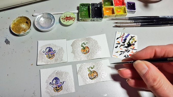 handgemalt Kürbis Aquarell Miniatur 2 Motive gefasst in Edelstahl oder in Echtsilber Halloween