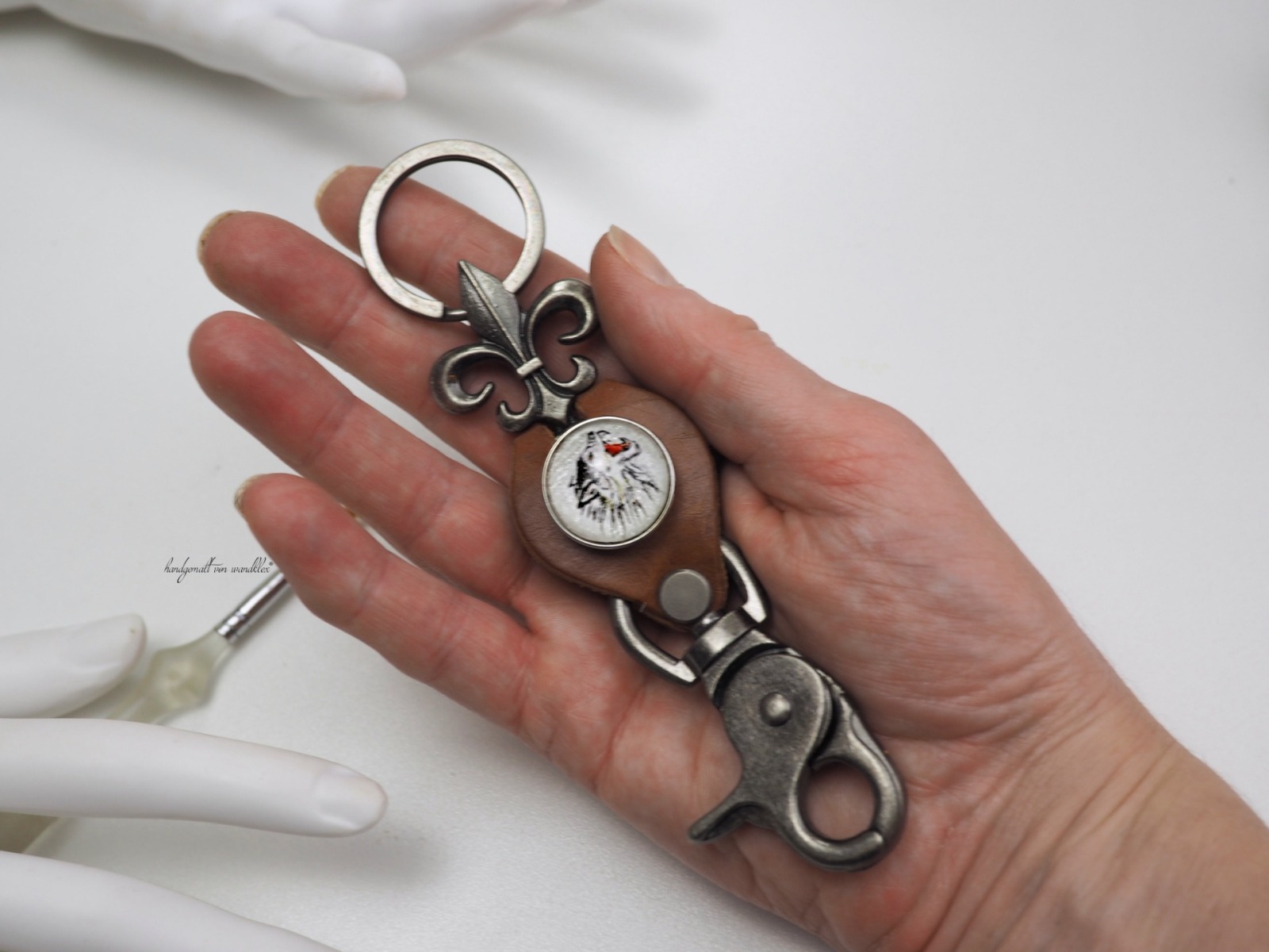 robuster großer Leder-Schlüsselanhänger mit wählbarem handgemaltem Druckknopfmotiv austauschbar