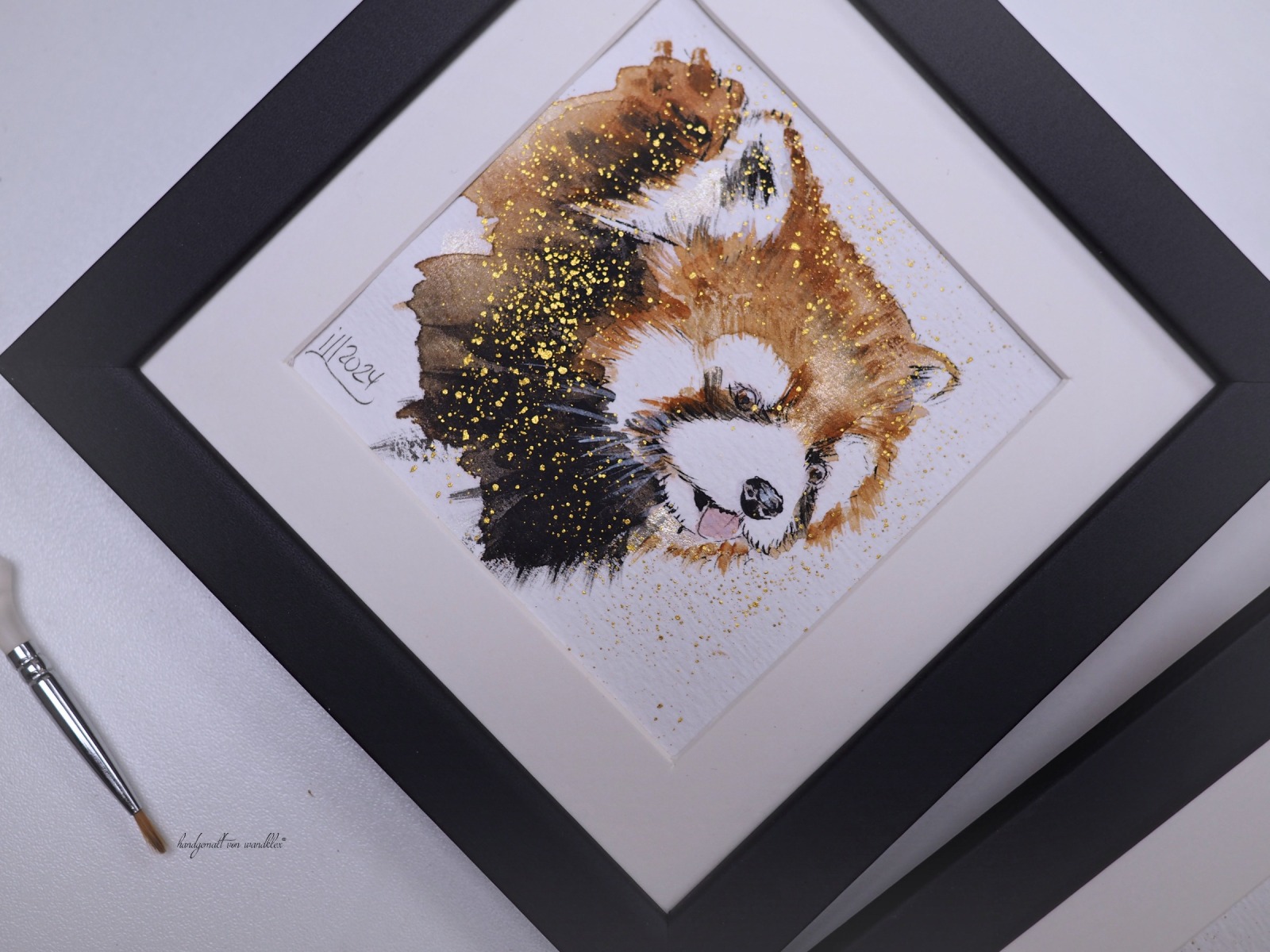 Roter Panda Illustration handgemalt, gerahmt in Minirahmen, Rahmenfarbe wählbar schwarz oder