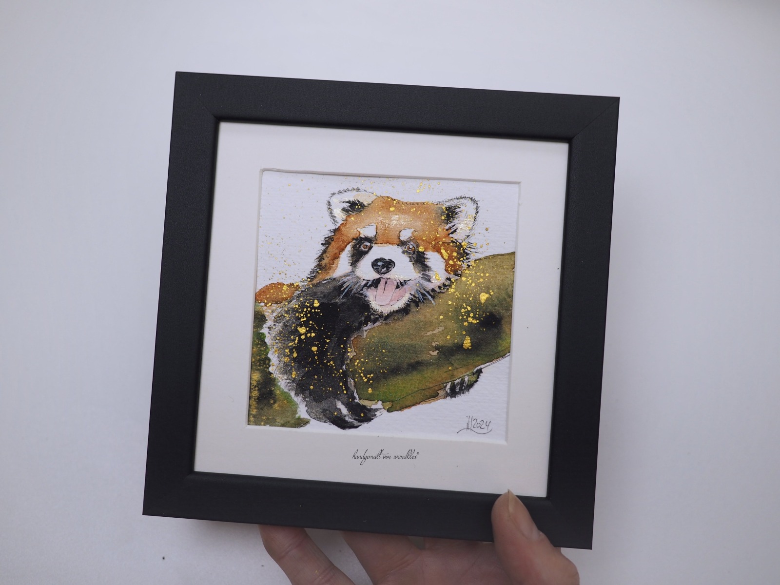 Roter Panda Illustration handgemalt, gerahmt in Minirahmen, Rahmenfarbe wählbar schwarz oder