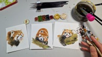 Roter Panda Illustration handgemalt, gerahmt in Minirahmen, Rahmenfarbe wählbar schwarz oder