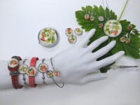 handgemalte Erdbeer-Motive Original, Aquarell, wahlweise Hals- oder Armschmuck oder Ohrringe/stecker