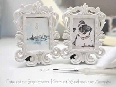 Miniatur-Portrait mit Wunschmotiv 6x4,5 cm in opulentem weißem Mini-Schnörkelrahmen - nur buchbar