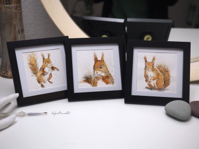 Eichhörnchen, Illustration handgemalt, gerahmt in Minirahmen, Rahmenfarbe wählbar schwarz oder