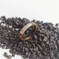 Tierhaarschmuck - Ring aus Holz und Resin mit eingearbeiteten Tierhaaren 7