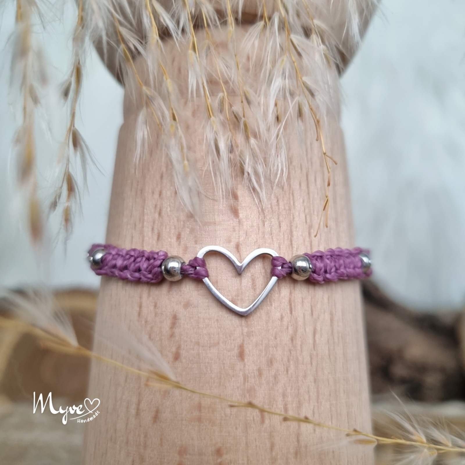 Makramee Armband mit silbernem Herz, Damenarmband, zarter Boho Schmuck, Geschenke für die Liebsten,