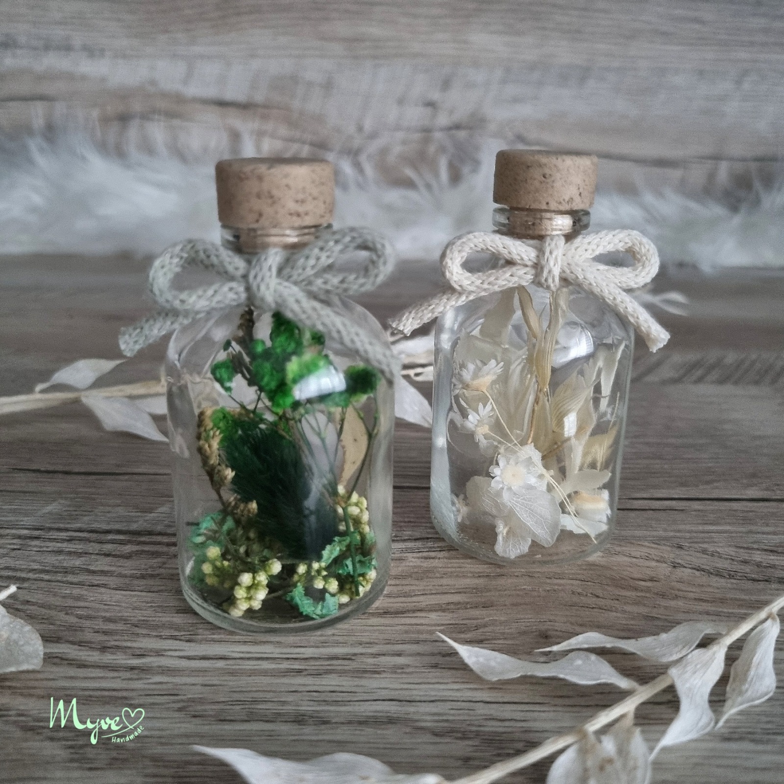 Kleine Flower Bottle mit Schleife, Blumen in der Flasche, Blumengeschenke