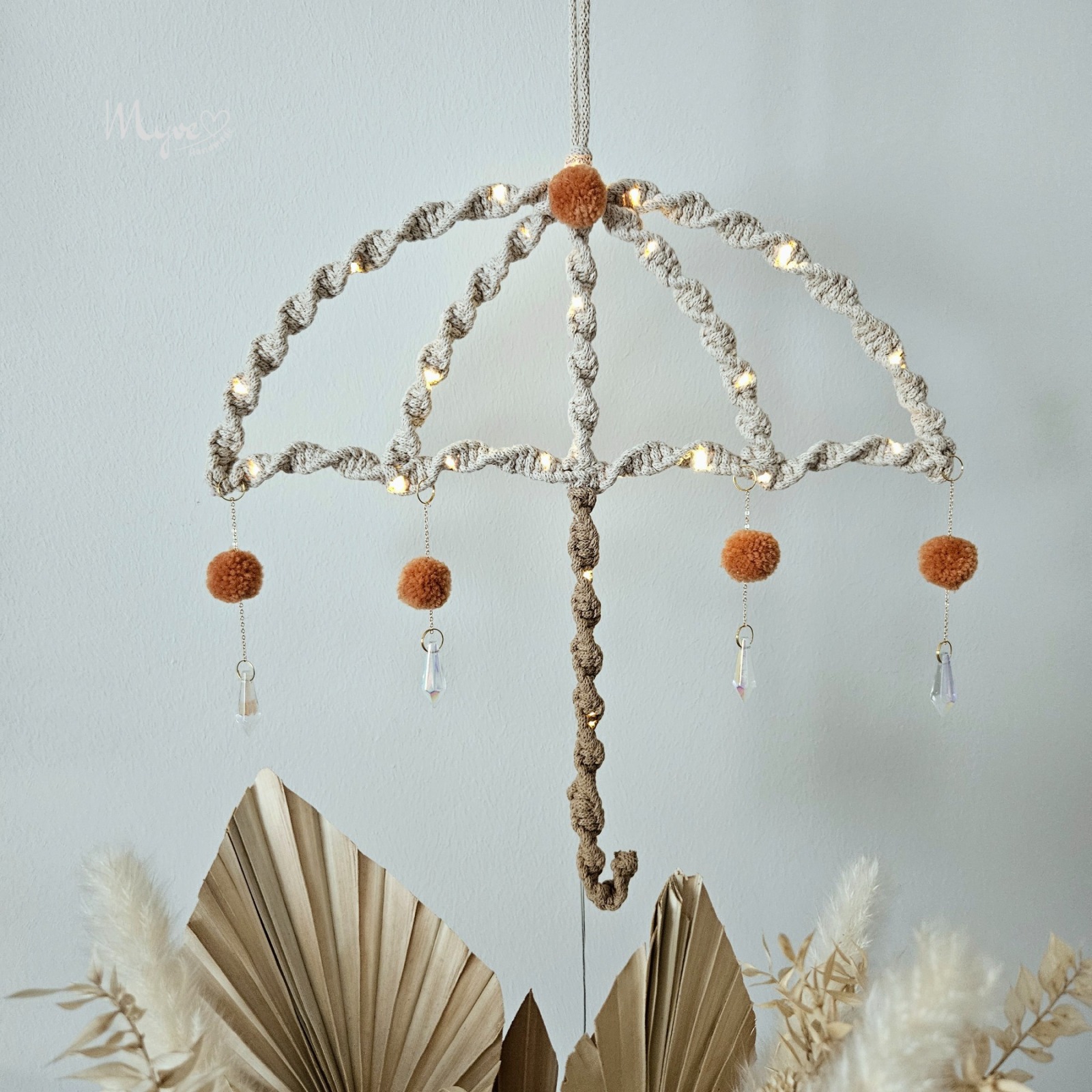 Großer Regenschirm Behang Sonnenfänger, Wanddekoration im Boho Stil, Wandbehang, beleuchtete Deko,