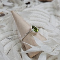 Tropfenring Peridot Silber, Edelsteinring, spiritueller Schmuck , Heilsteinschmuck, Edelsteinschmuck