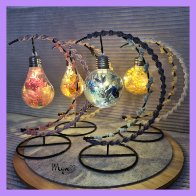 Individueller Metallmond mit Edelsteinen, beleuchtete Flower Kugel und Knüpfung, beleuchtete