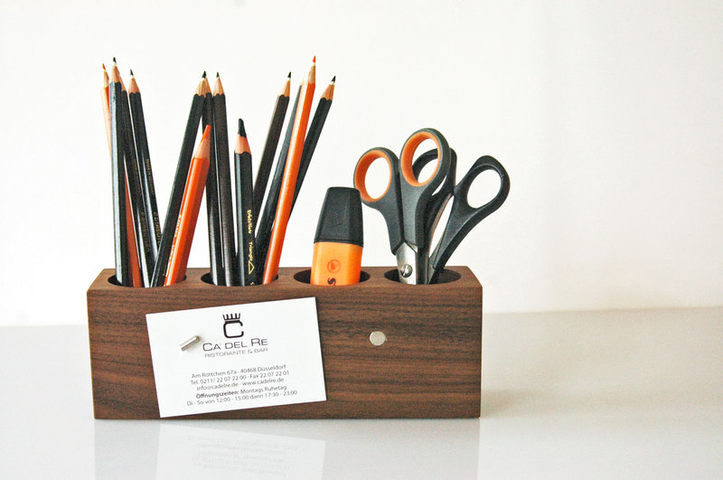 8* Stifthalter mit magnetischem Zettelhalter