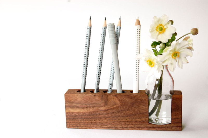 4 Stifthalter mit Blumenvase
