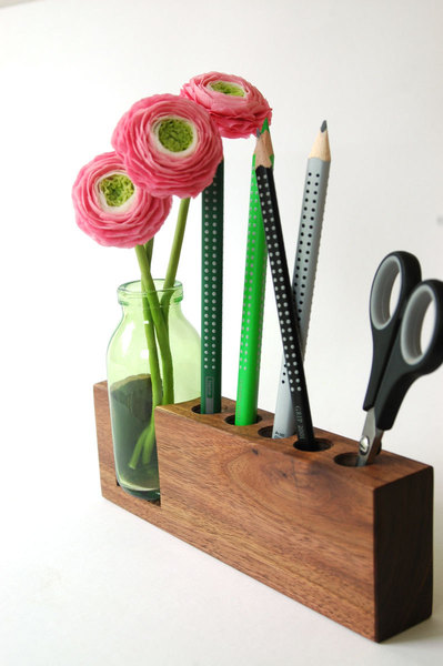 4 Stifthalter mit Blumenvase 3