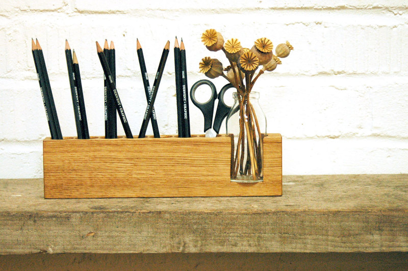 5 Stifthalter mit Blumenvase