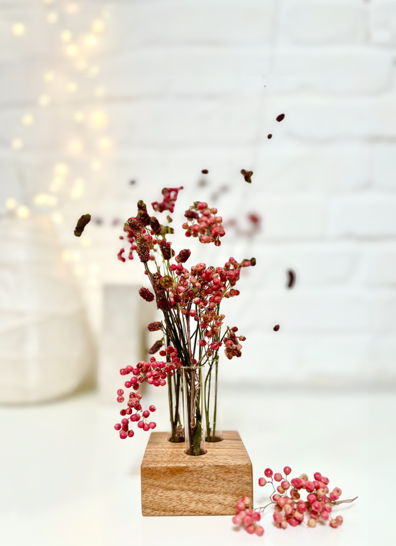 Blumenvase aus Holz mit Reagenzgläsern, kleine Vase für den Hochzeitstisch, Trockenblumen, zero