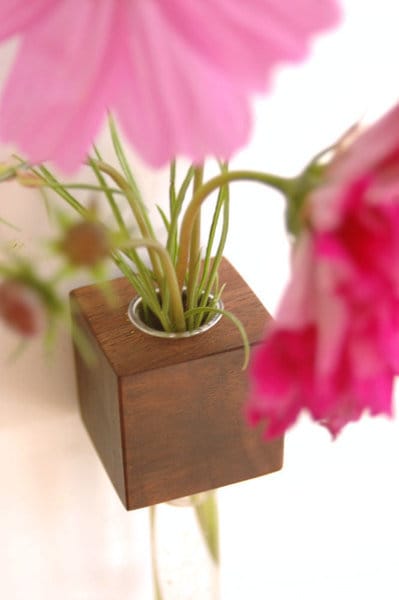 moderner Kühlschrankmagnet für Blumen, Magnet, nachhaltige Holz Vase, kleines Wichtelgeschenk,