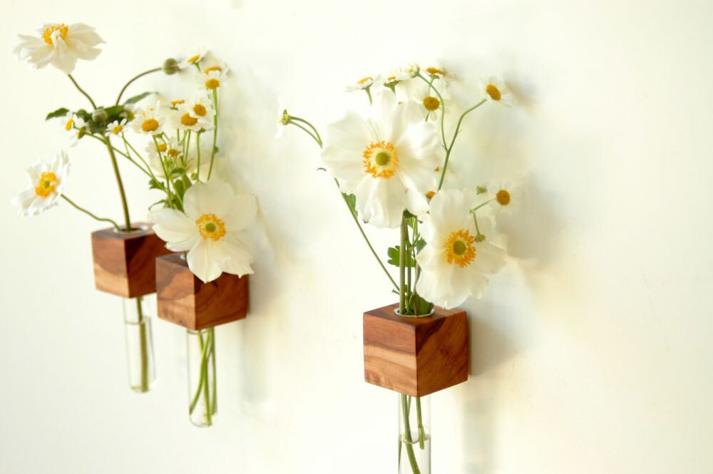 moderner Kühlschrankmagnet für Blumen, Magnet, nachhaltige Holz Vase, kleines Wichtelgeschenk,