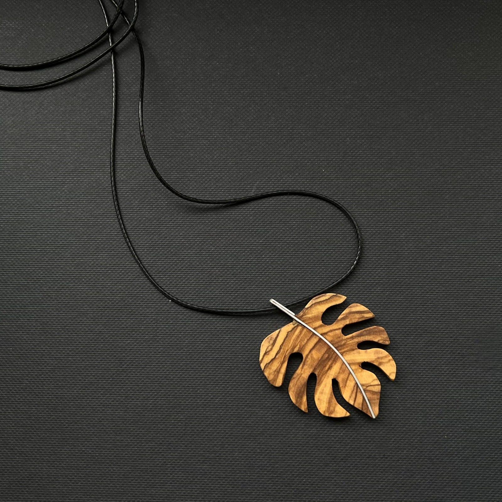 Kette mit Monstera Blatt aus Holz und 925 er Silber, plant lover, Holzkette, Anhänger aus